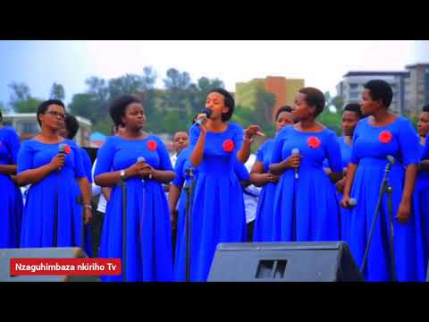 Aritamurura by Abakorerayesu choir mugiterane cyo kurwanya ibiyobyabwenge Live videoAmahoro choir