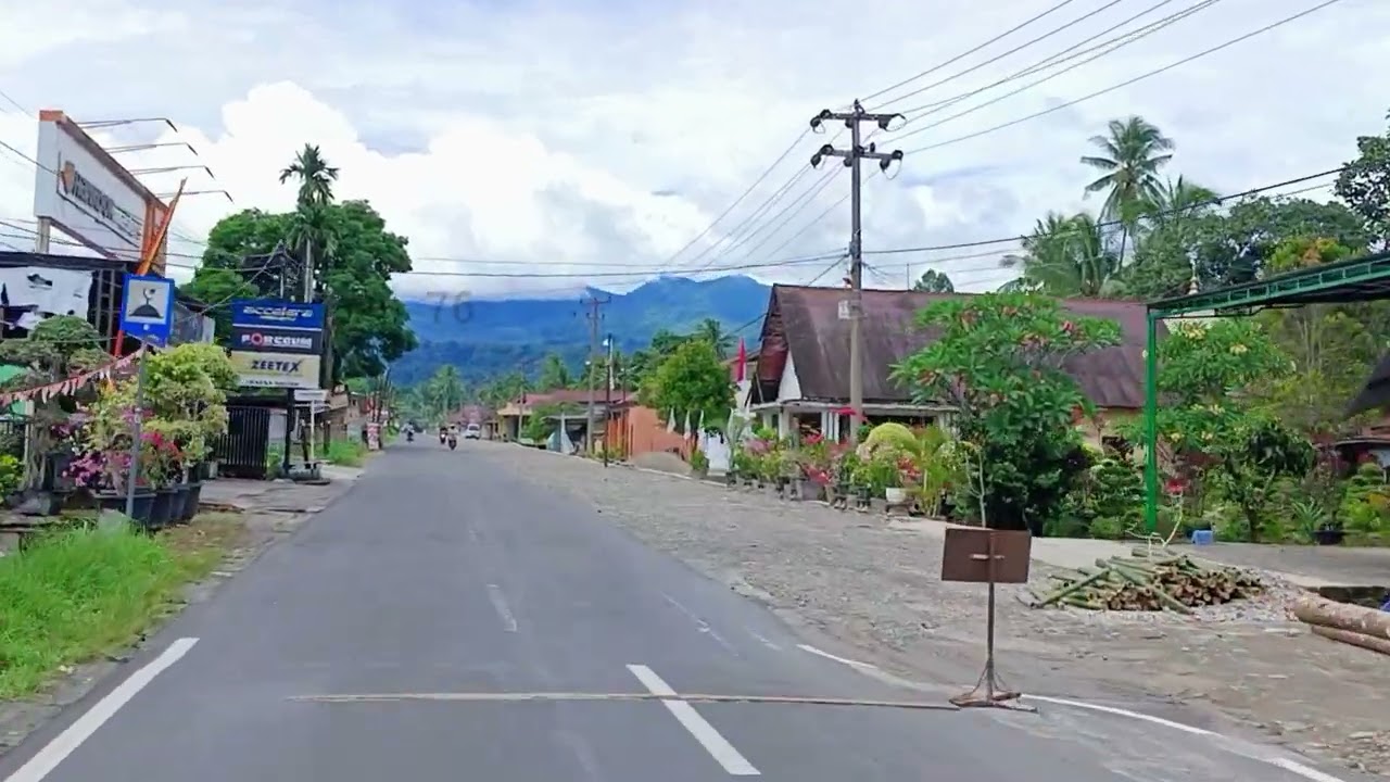 Pasa Lubuak Basuang manuju Maninjau