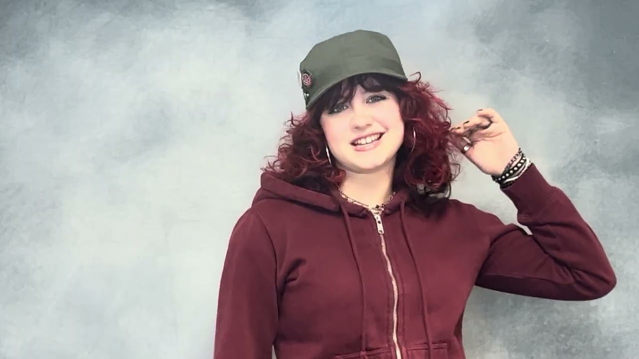 Emily Kane sings 'Honey Bun' preview