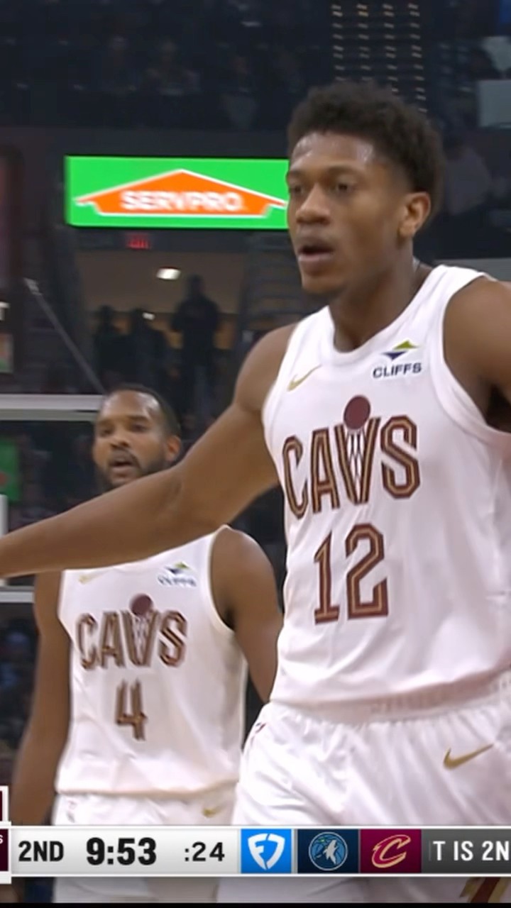 De’Andre Hunter’s first bucket as a Cavalier!
