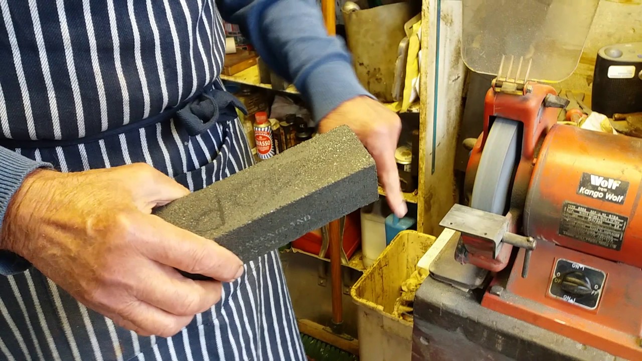No2) Sharpening a Plane Iron with Bill Carter Part 1 YouTube