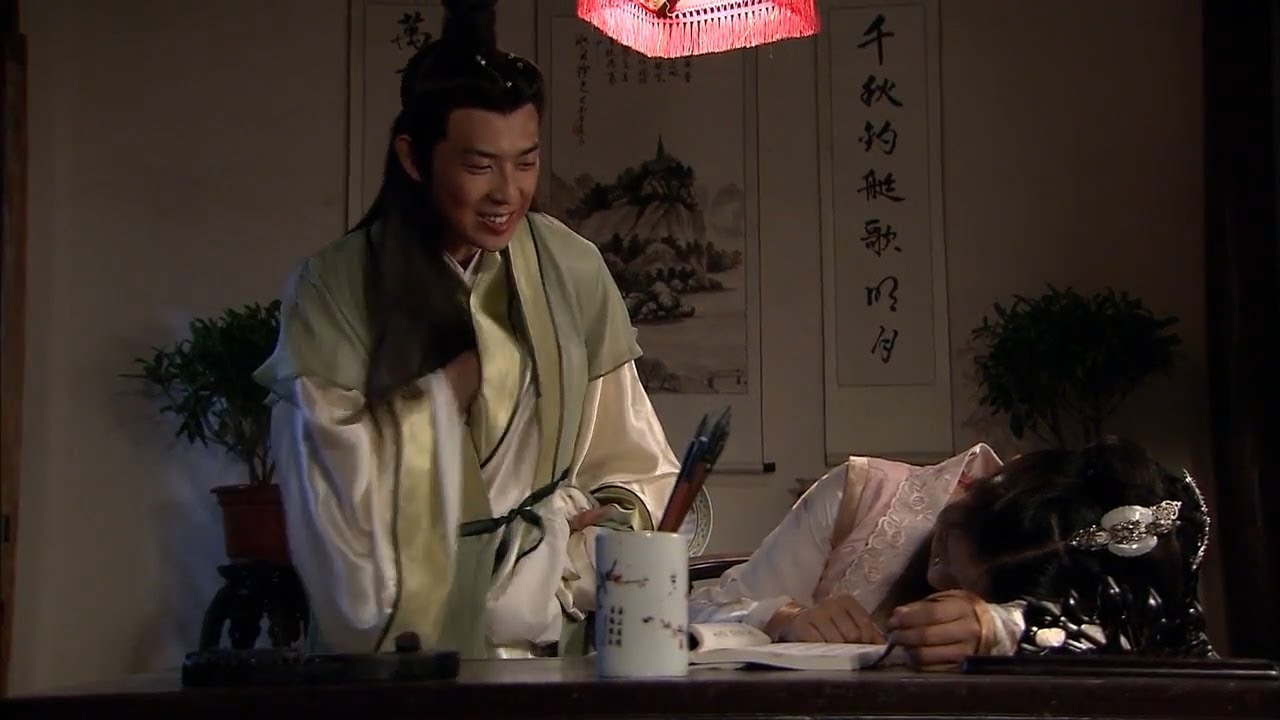 秦香蓮被下藥迷姦，醒來發現自己衣冠不整，而陳世美成了殺人兇手