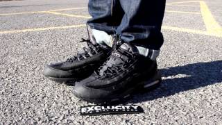 black air max 95 on feet