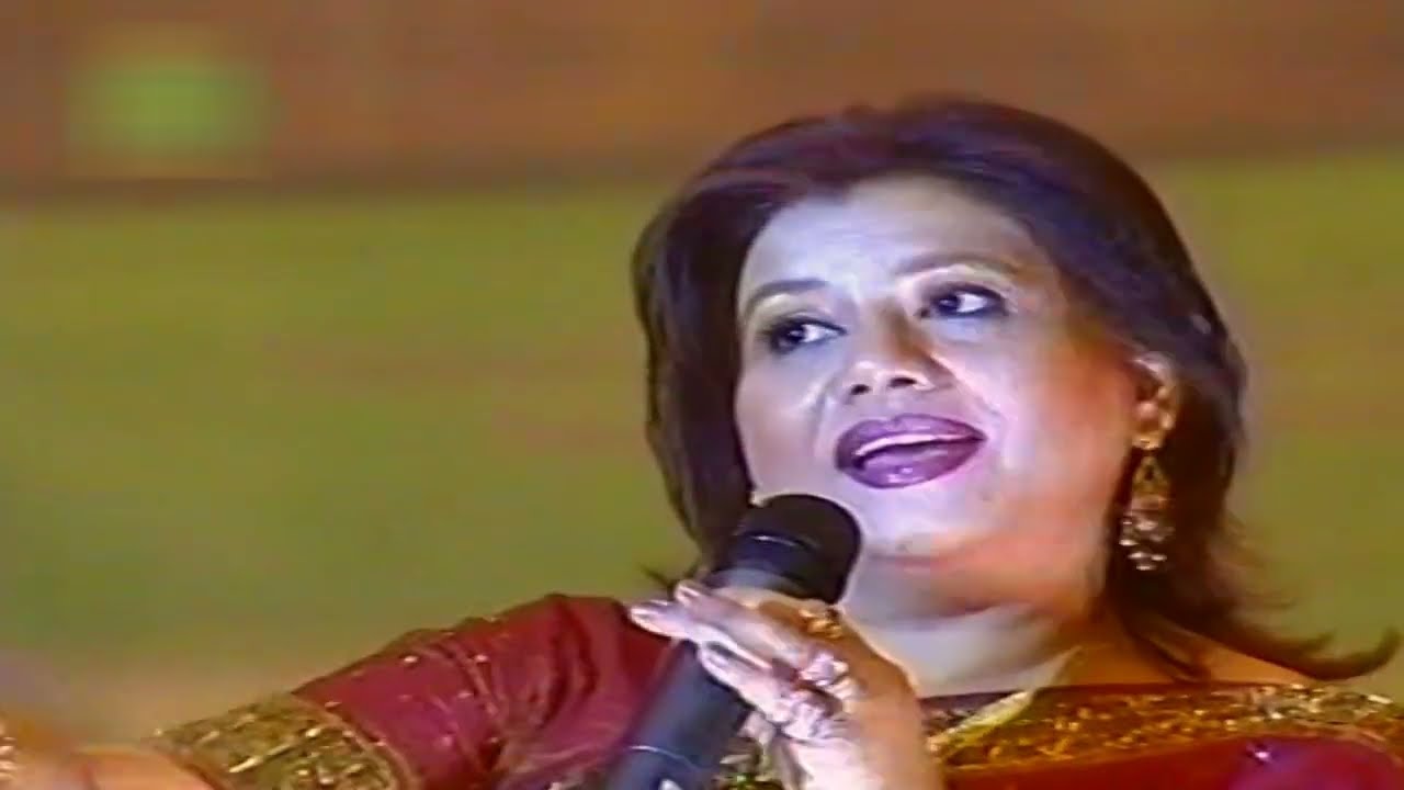 Runa Laila Live In Pakistan  Dil Dharke Main Tumse Yeh Kaisay Kahoon 