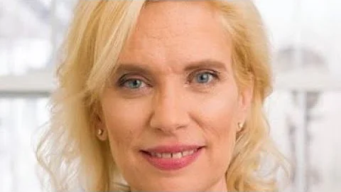 Broadcast with Dr Jenna Henderson