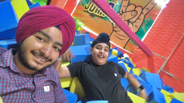 Trampoline park me aa gye 😂 maja aa gya