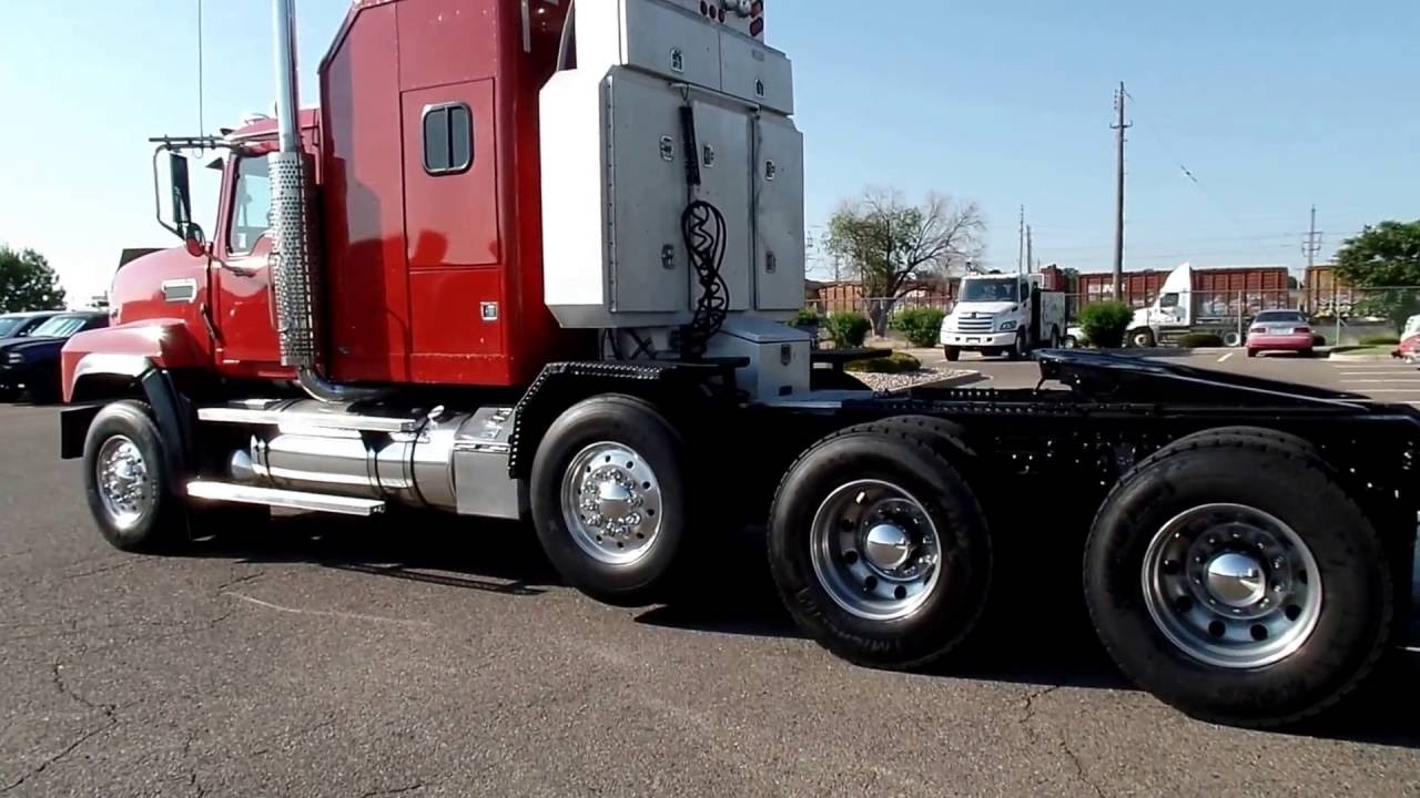 Pre Emission 2007 Mack CL733 64" Commercial Truck Heavy Haul Sleeper