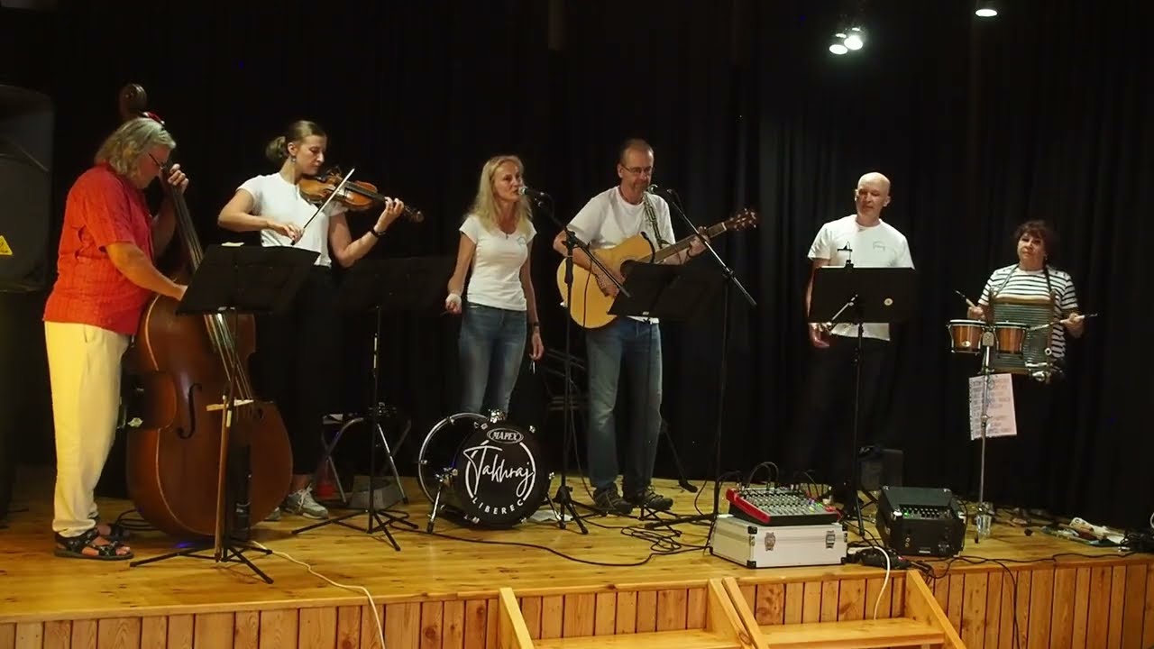 TAKHRAJ - Zuzana Navarová, její život a písně; Mnichovo Hradiště, Kafé Ořech