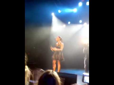 Ver Alexandra Burke - Entrance (Koko - 8 December 2008) no YouTube Ver Alexandra Burke - Entrance (Koko - 8 December 2008) no YouTube
