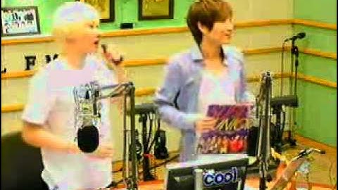 110802 Leeteuk showing Mr Simple Album! @ KTR