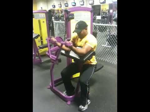 Planet Fitness Arm Curl Machine - YouTube