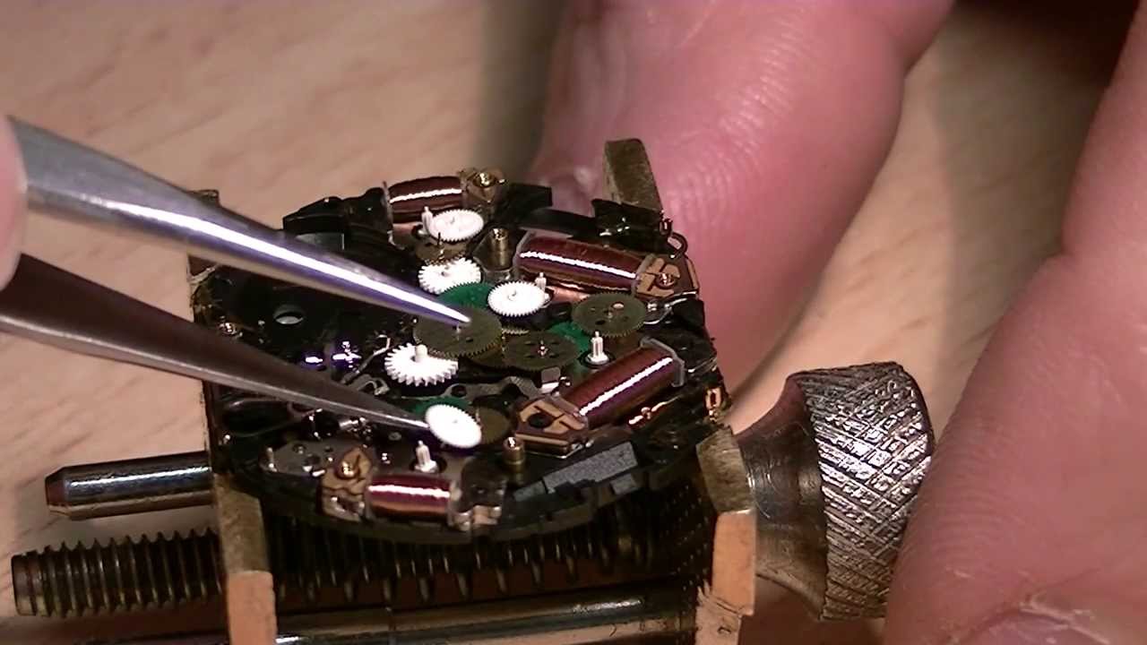 How to restore a Seiko 7T39: movement tear down - Part 1 - YouTube