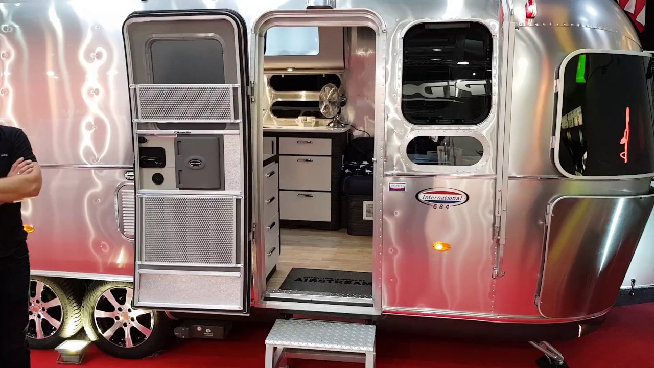 Airstream | 684 International | Wohnwagen Caravan Roomtour | Caravan Salon 2018 | 