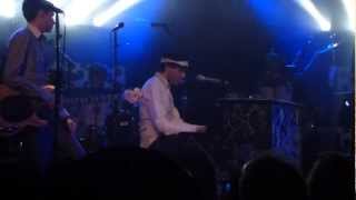 (HD) Mika - Stuck In The Middle Live @ den Atelier Luxembourg