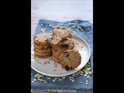 Biscotti ai cereali e frutta secca