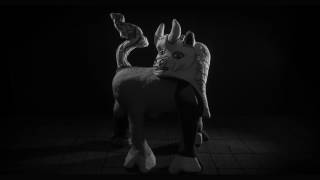 Mais de 20 artistas de tricô e croché recriam Guernica em 3D 9 video