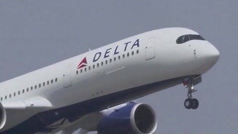 Passenger with diarrhea forces Delta flight