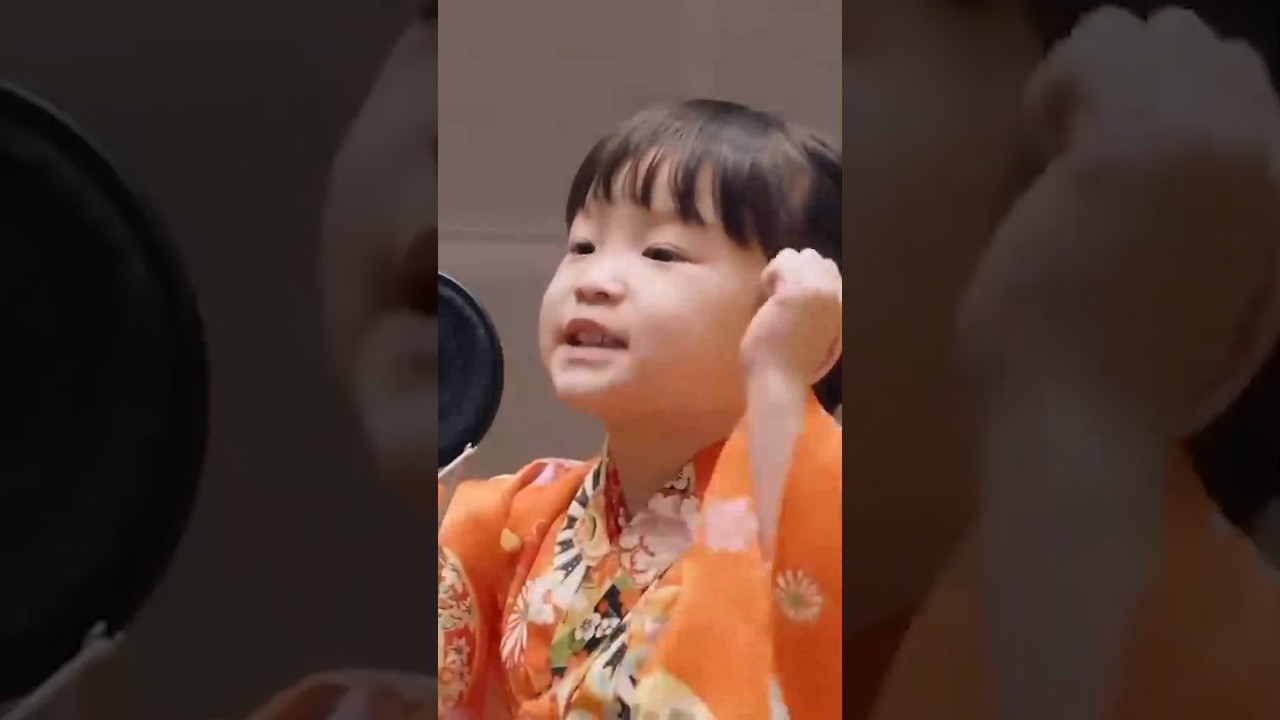 Let's sing along with Nonochan: 