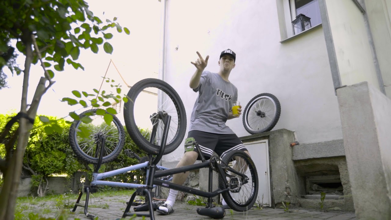 DAREWIN - 100 000 MEGA // PROD. DOLIN // VIDEO