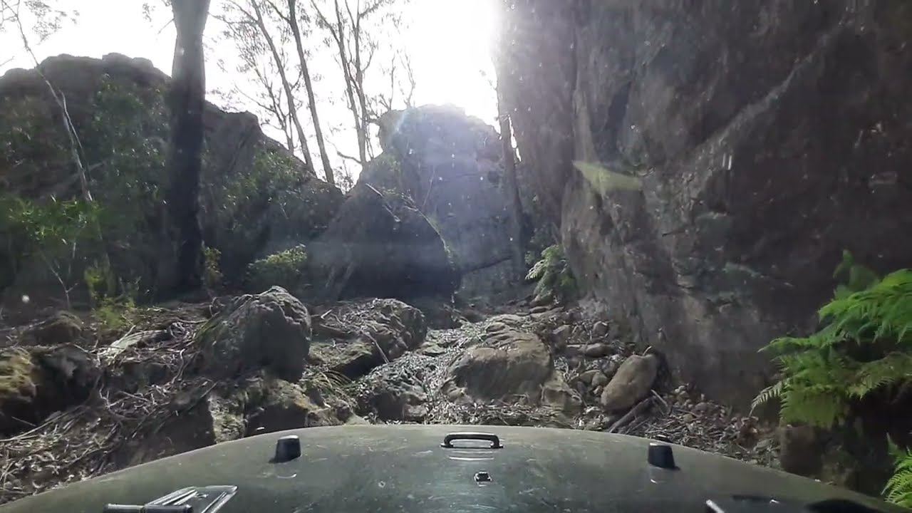 2023-07: Side slope crawl at Mount Airly / Genowlan Point in a Jeep Wrangler Rubicon JK 2 door