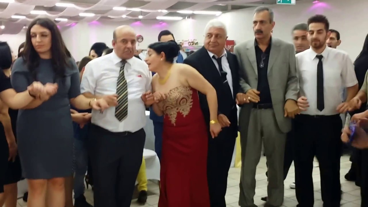 YAĞMUR DÜĢÜN SAAL MULHOUSE