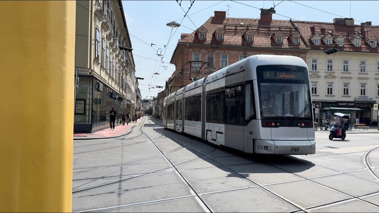 Tram-/Busverkehr am Grazer Jakominiplatz (20.08.2024)