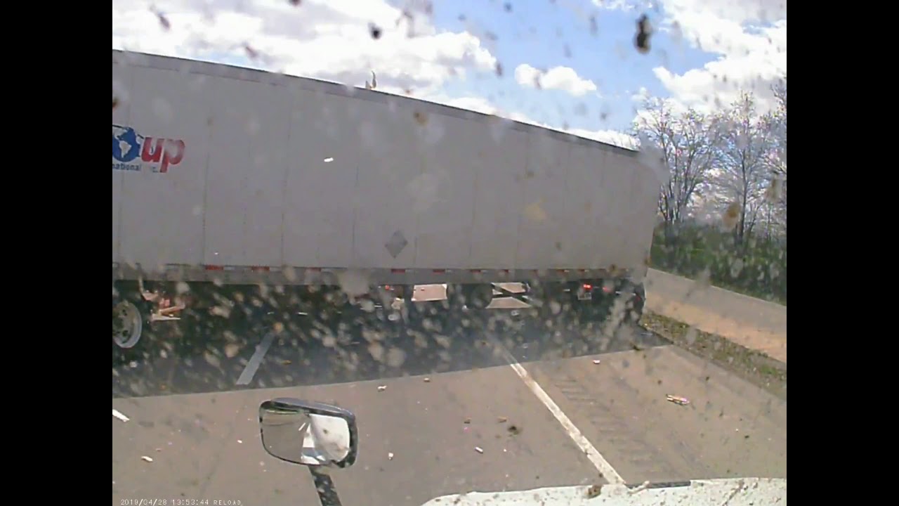 Truck head on accident very scary. Trucker with dash cam was very lucky