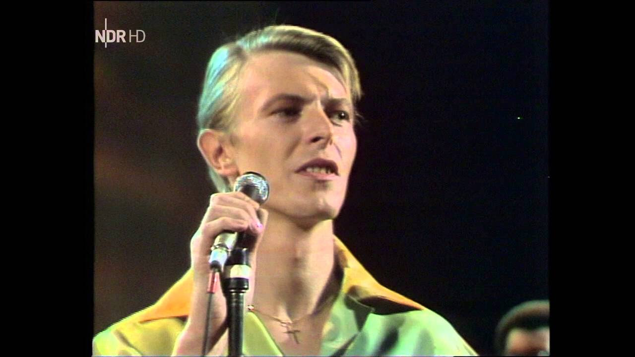 David Bowie - Absolute Beginners (Official Video)