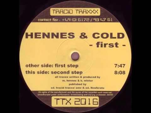 Hennes & Cold - First Step auf YouTube ansehen Hennes & Cold - First Step auf YouTube ansehen