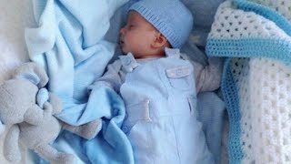 حلاوته حلاو نايم ننه ننه ربنا يرزق كل أم الفرحه دي