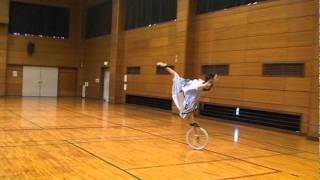 arabesque on a unicycle