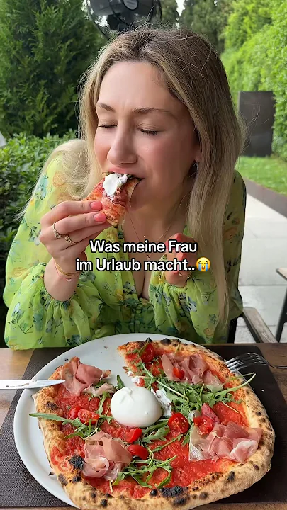 Meine Frau im Urlaub be like 🤣 #diewalsers #couple #family