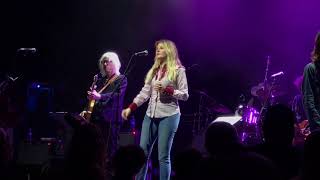 Video thumbnail of "Elizabeth Cook - Room At The Top - 1/24/18"