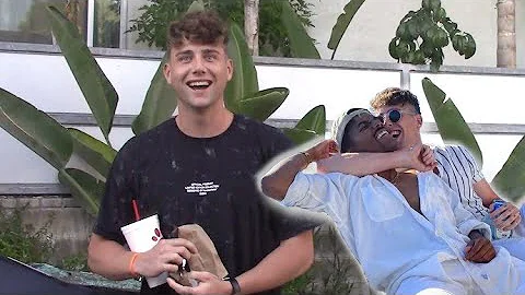 Harry Jowsey Hilariously Reacts When Asked If He's...