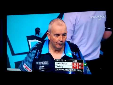 Phil Taylor joins the Icelandic Huh! Chants at the Matchplay Final 2016 (Winter Garden, Blackpool)