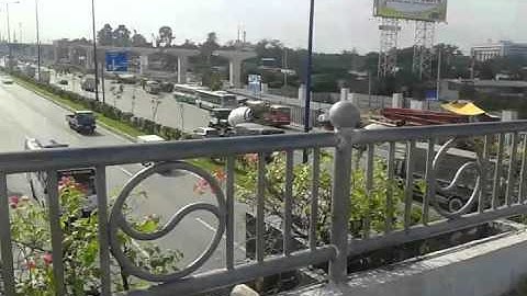 Suối Tiên nhìn từ cầu vượt