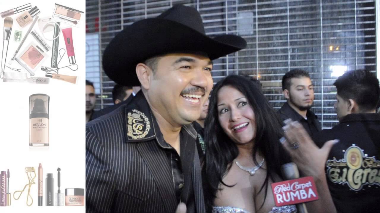 Beatriz Estrella y Jesus Ramon hacen brillar la alfombra roja! - YouTube