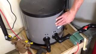 Solar thermal drain back tank