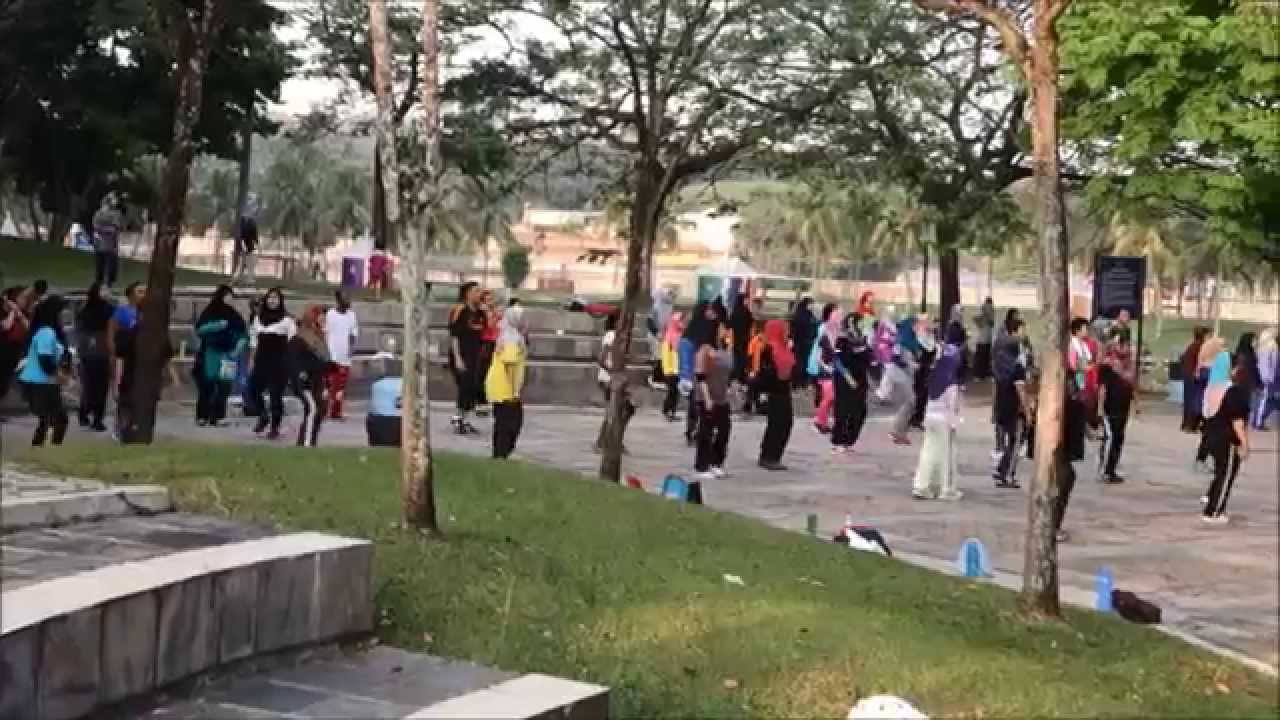 Sunday morning at Taman Tasik, Shah Alam - YouTube