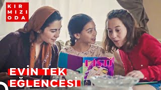 Selvi ve Kızların Kendilerini Oyalama Yöntemleri | Kırmızı Oda