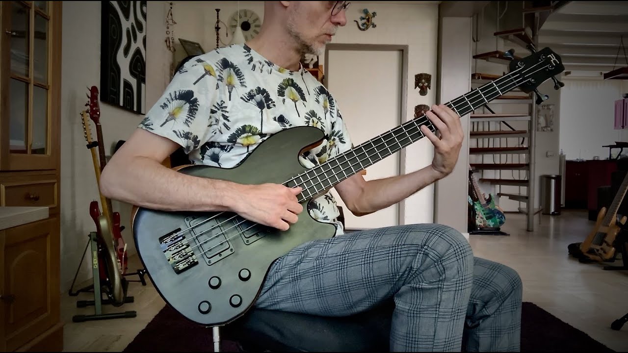 Amazing Wal Bass Copy by Claassen Basses demo