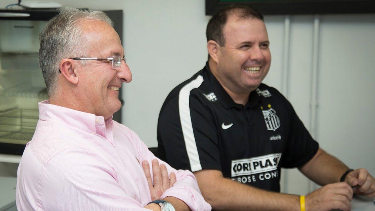 official secrets O primeiro dia de trabalho do técnico Dorival Júnior