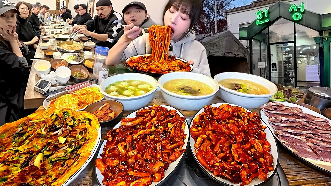 БЕЗУМИЕ ПОСЛЕ ТРЕНИРОВКИ! Острый осьминог Калгуксу Пельмени Отварное мясо🔥