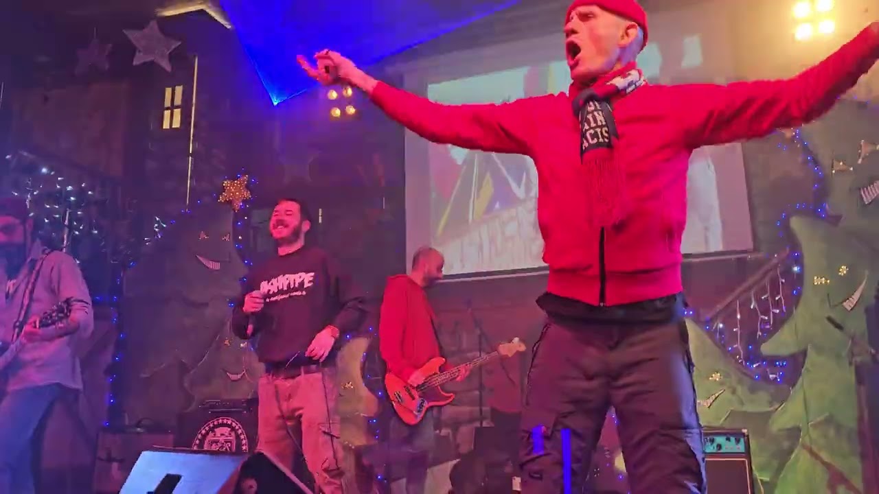 ASHPIPE feat. Enrico Los Fastidios - "Football United" live @ Music For Peace - Genova 07.12.2023