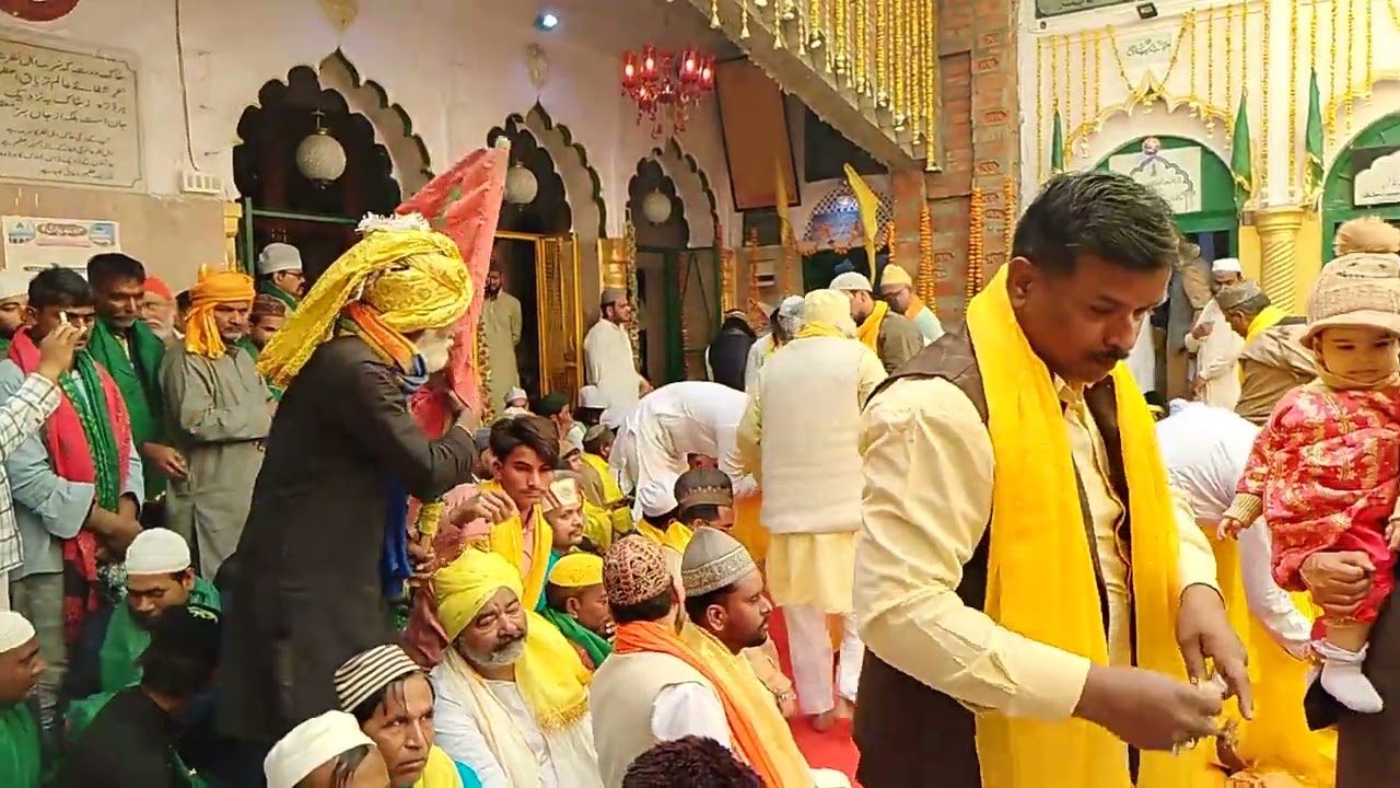 Tere Dar par Khade deene hasrat Rukh se parda hata do kya baat hai