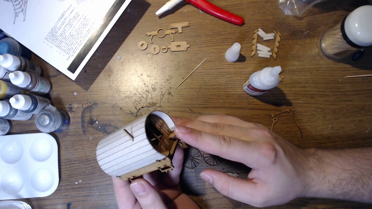 Model Review: Bow Top Gyspy Caravan - Moveable Axle