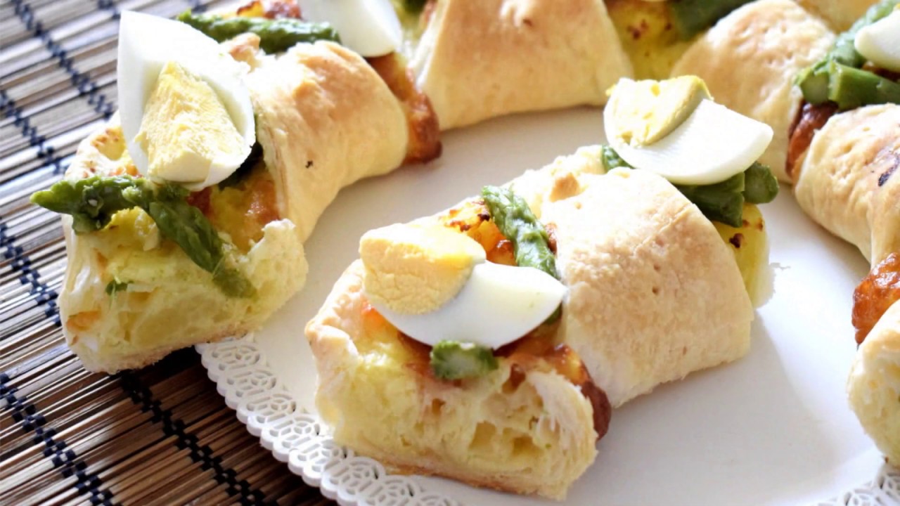 CORONA PASQUALE CON  PATATE ASPARAGI E UOVA SODE