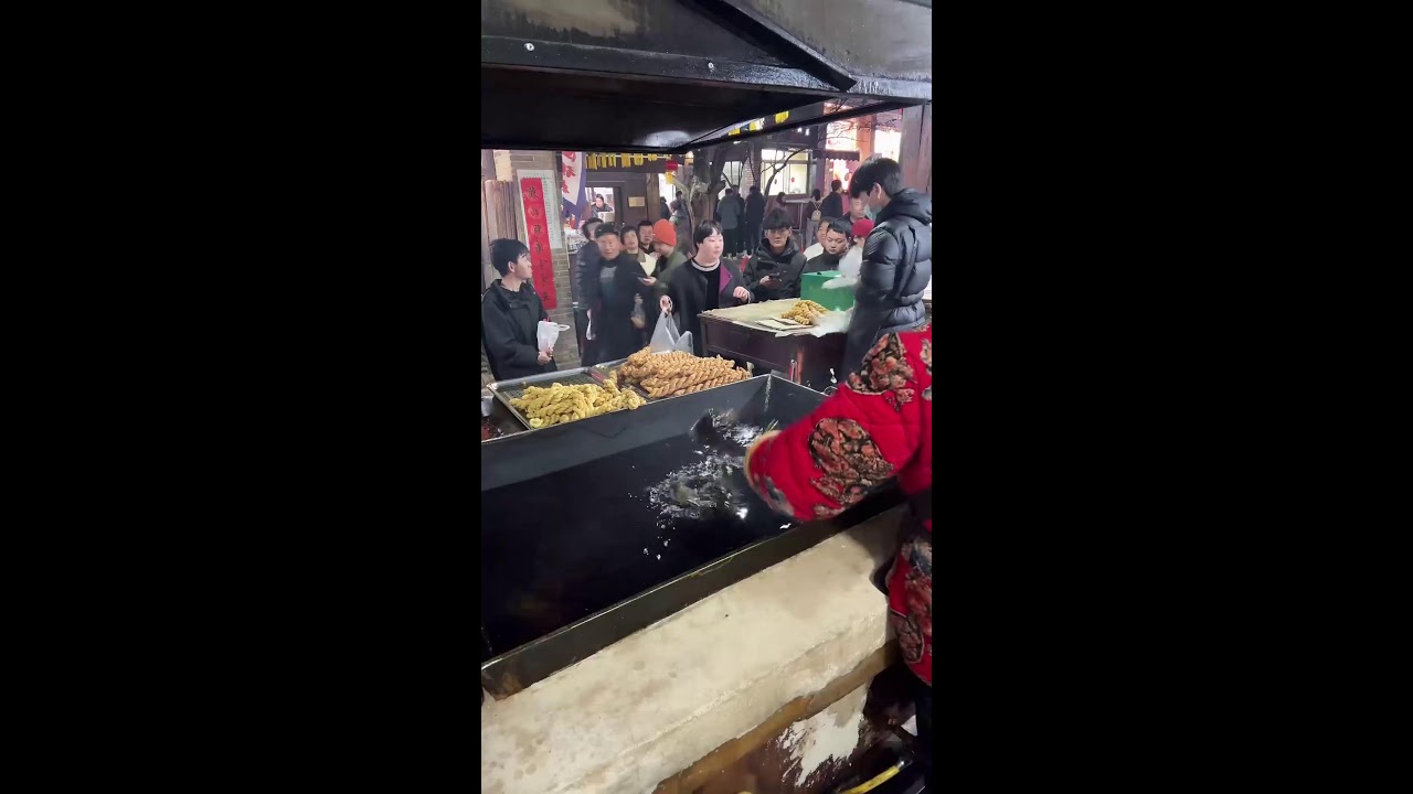 Magical Chinese street food 神奇的中国街头美食  不思議な中国の街グルメ