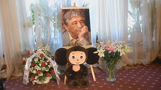 チェブラーシカ作者に献花 ウスペンスキー氏お別れ会