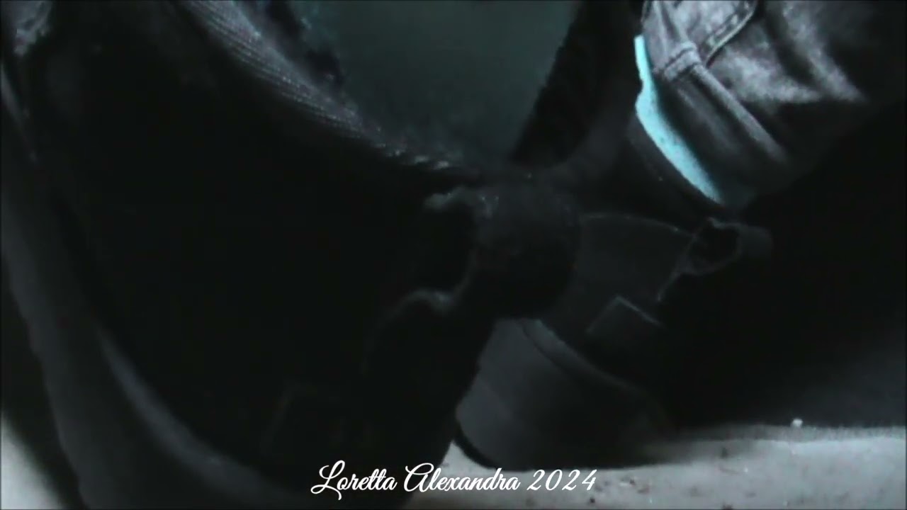 Driving with my black Ugg Classic Ultra Mini Platform 👢